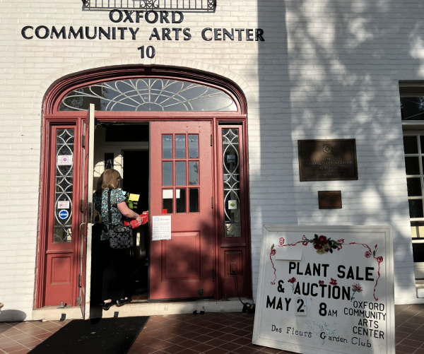The annual plant sale event, auctions and luncheon occurred on May 2 at the Oxford Community Arts Center. Des Fleurs members fundraise to beautify Oxford and share gardening experiences.